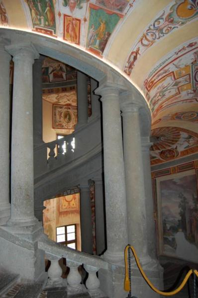 palazzo-farnese-caprarola-1